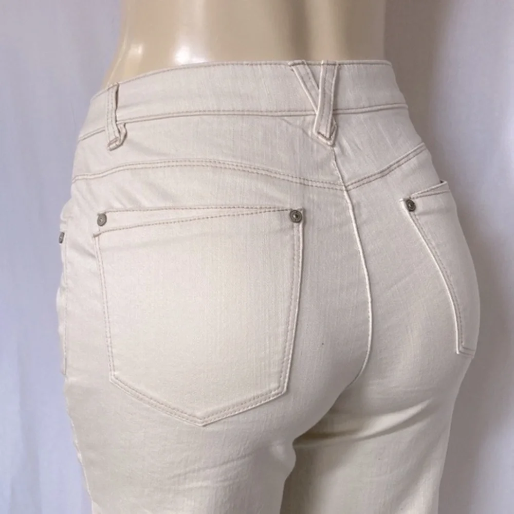 DEMOCRACY High Rise Wide Leg Ankle Crop Jeans Size 6 Frayed Hems Tummy Control